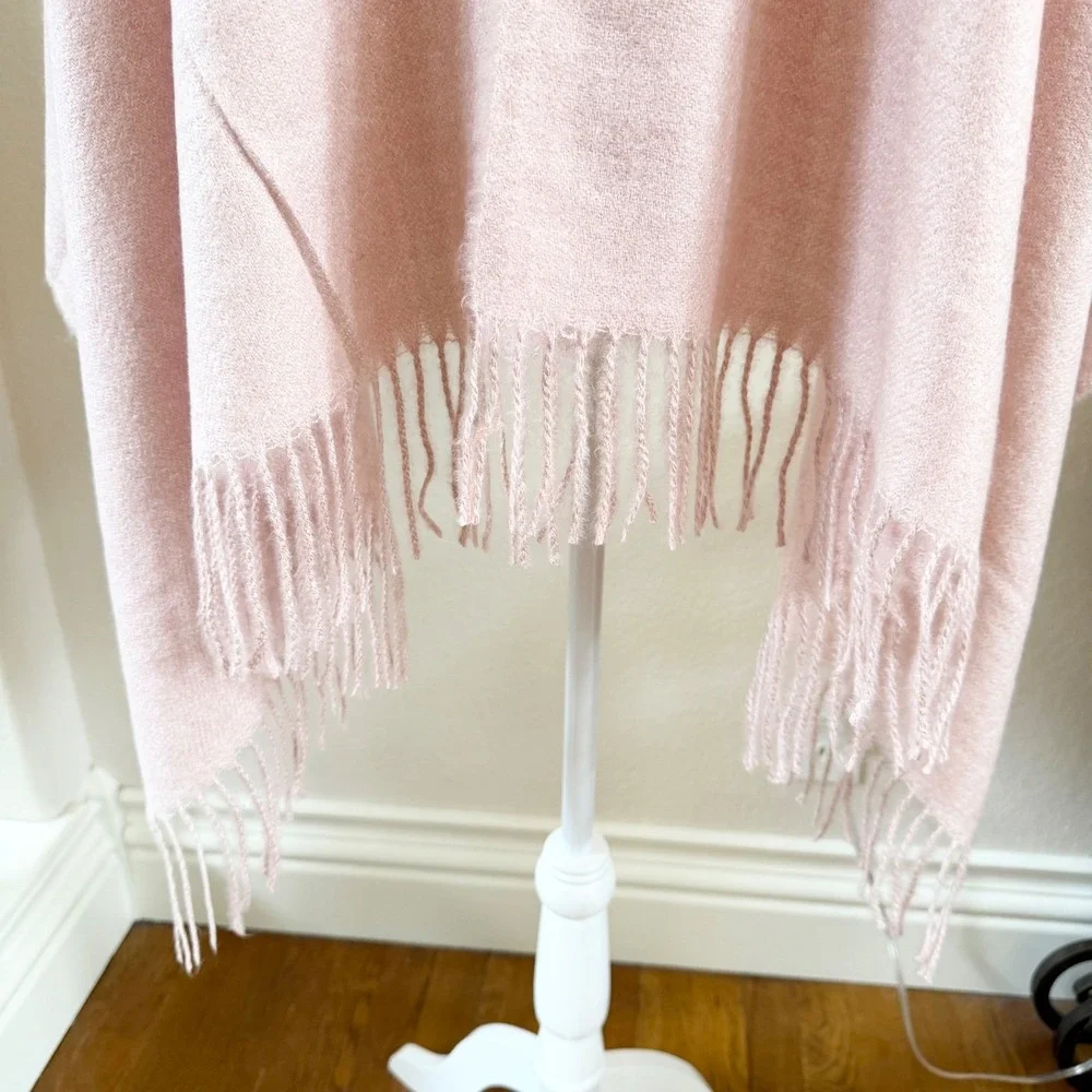 Magic Scarf Company Pink Button Front Fringe Poncho Wrap‎ Cape One Size NWT